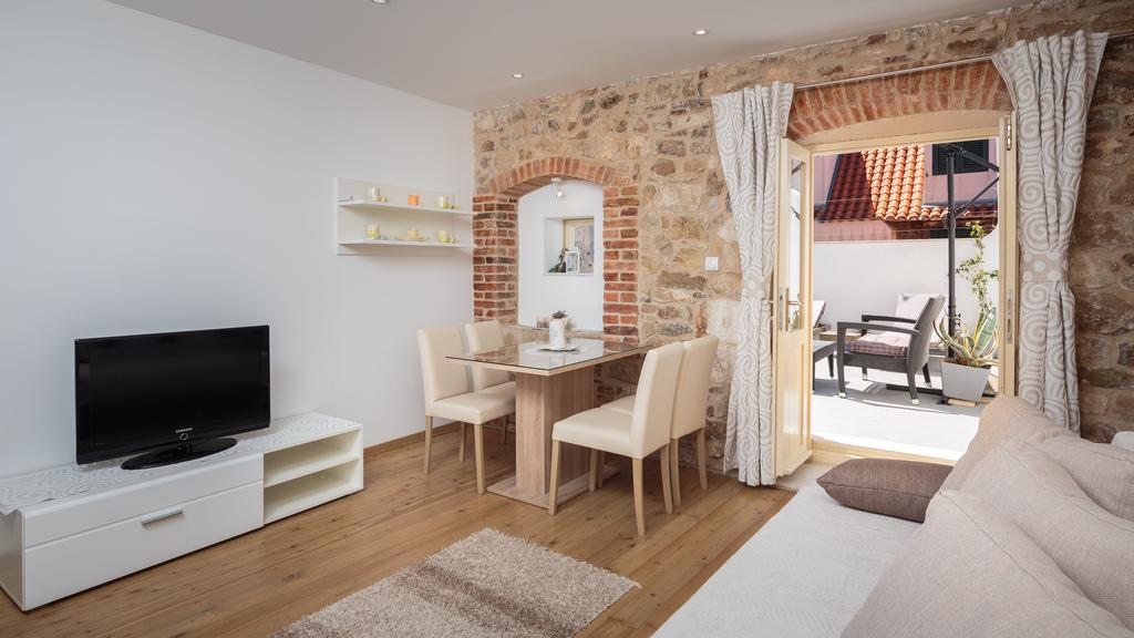 Cindro Apartment With Terrace Split Exterior photo
